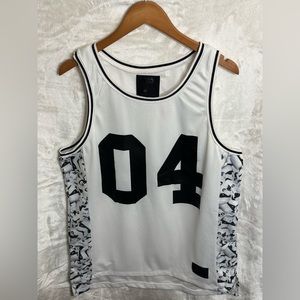 Men’s Star Wars Jersey-Style tank. Size Med.